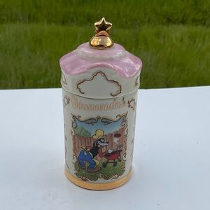 “New” NEVER USED.  1995 Lenox Walt Disney Spice Jar.  HORSERADISH (Goofy)